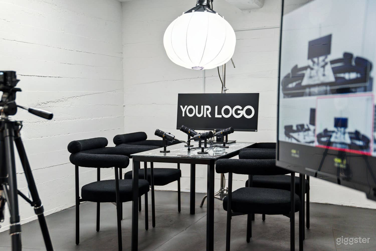 4 Guest Table Podcast Set Photo 1