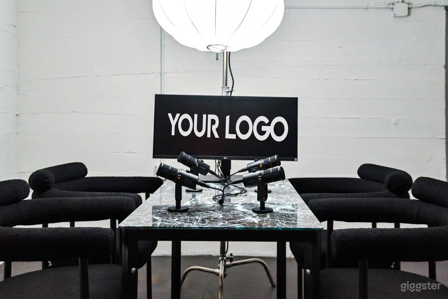 4 Guest Table Podcast Set Photo 3