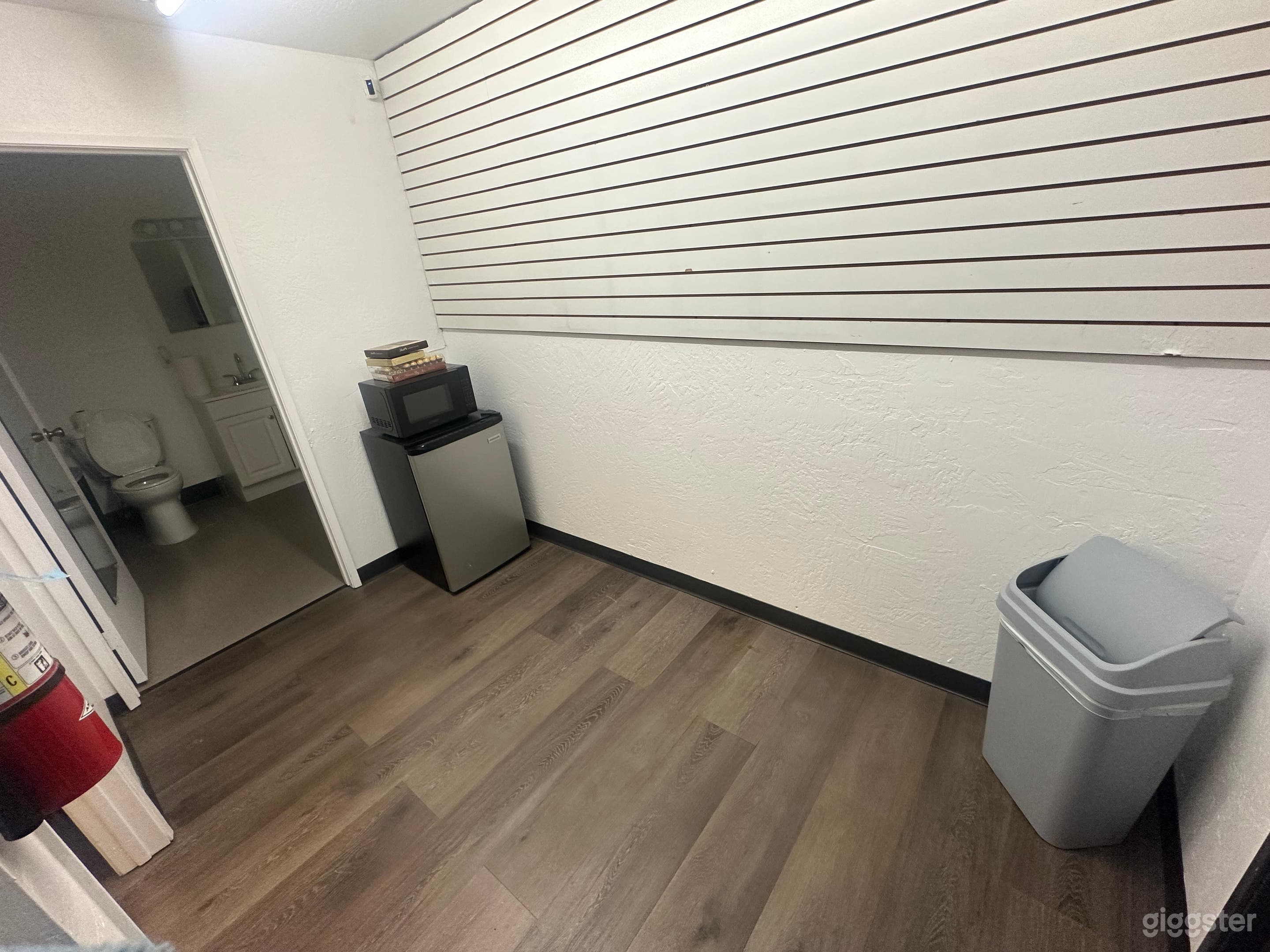 Multi-Purpose Creative Studio for Dance, Music, Event & More Photo 4