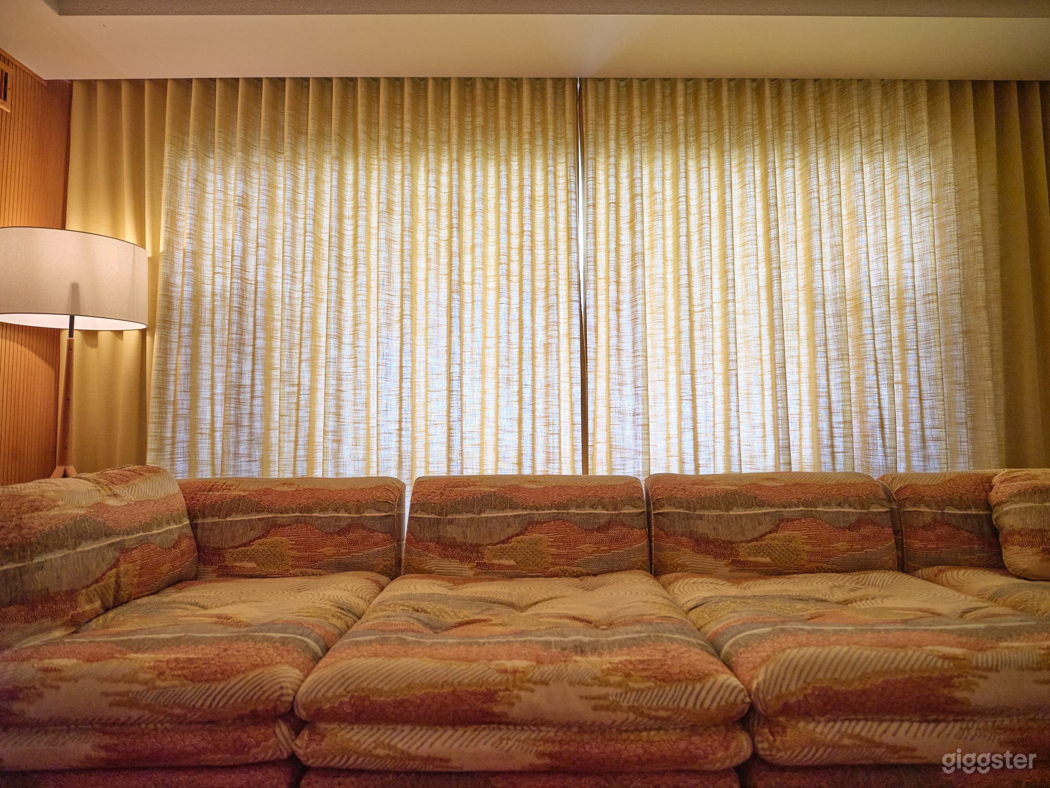 Stylish MCM / Art Deco House with Pool and Gym Photo 4