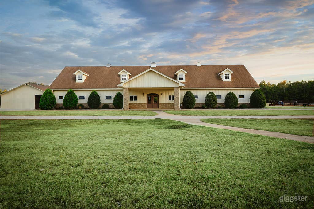 Beautiful 50 acre horse farm with house and barns Photo 1