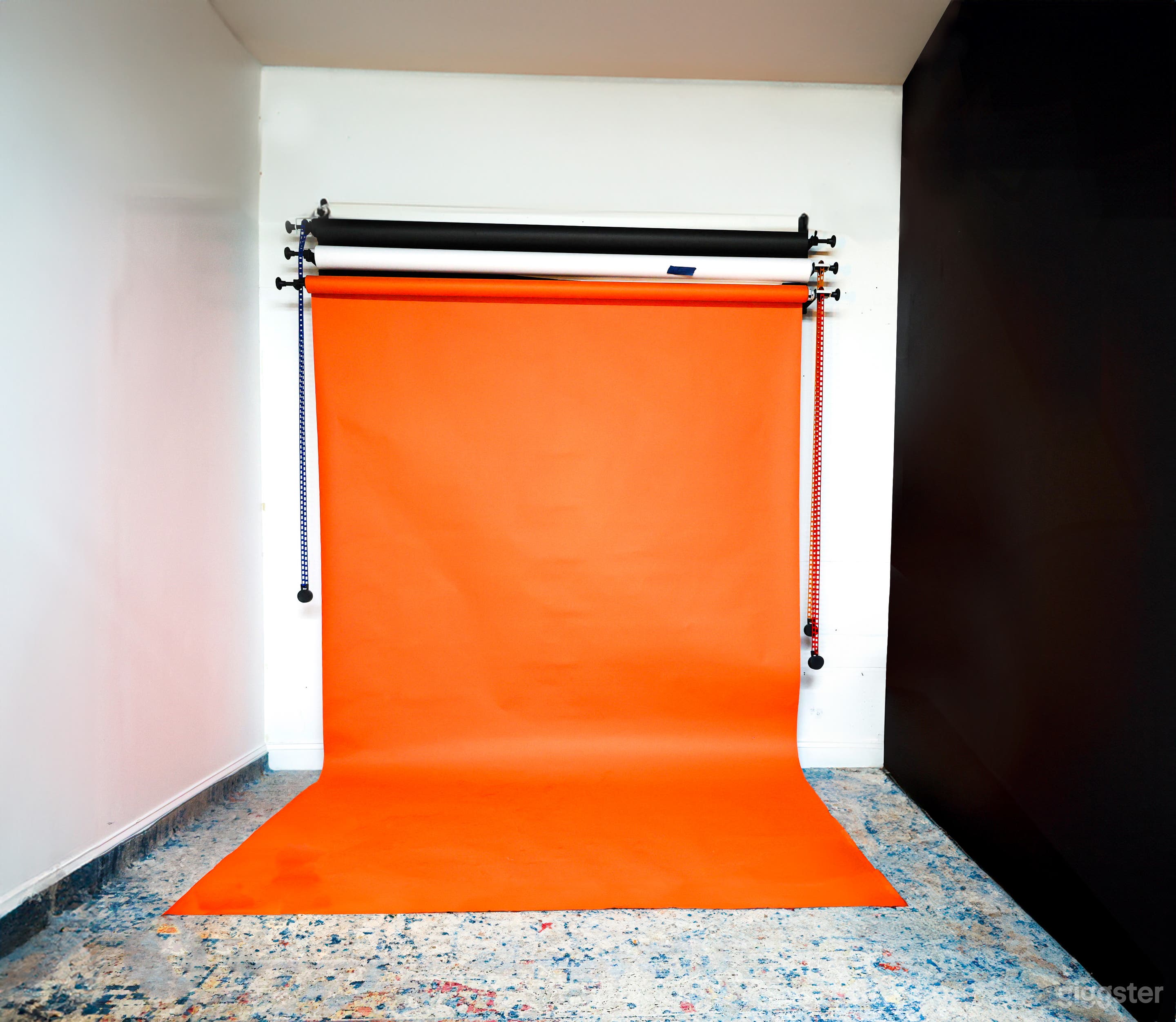 4 tier wall-mounted roller system