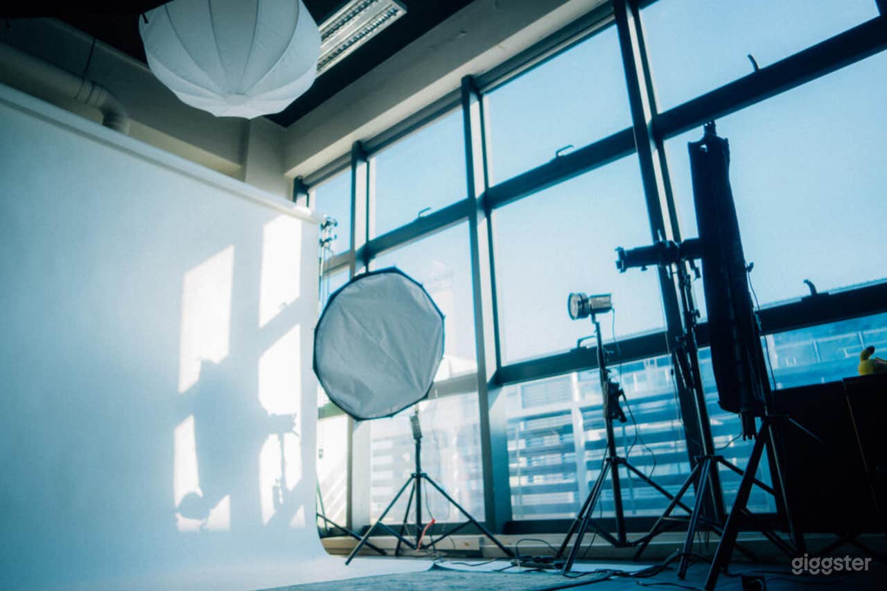 Bright Natural Light Studio with Sheer Blinds Photo 4