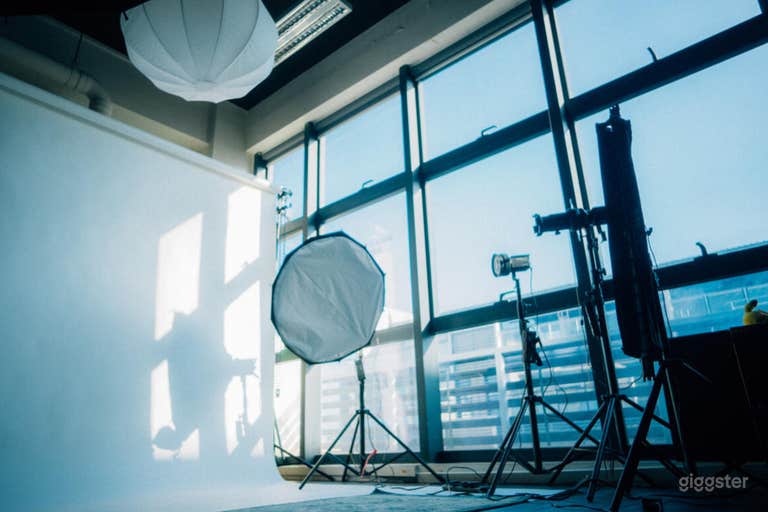  Bright Natural Light Studio with Sheer Blinds 