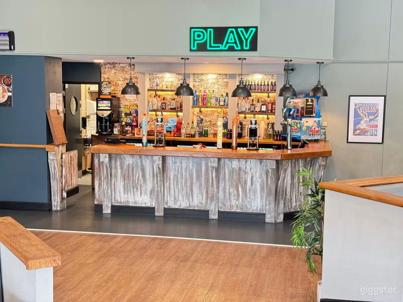 Function Room in a Sports Club Photo 4