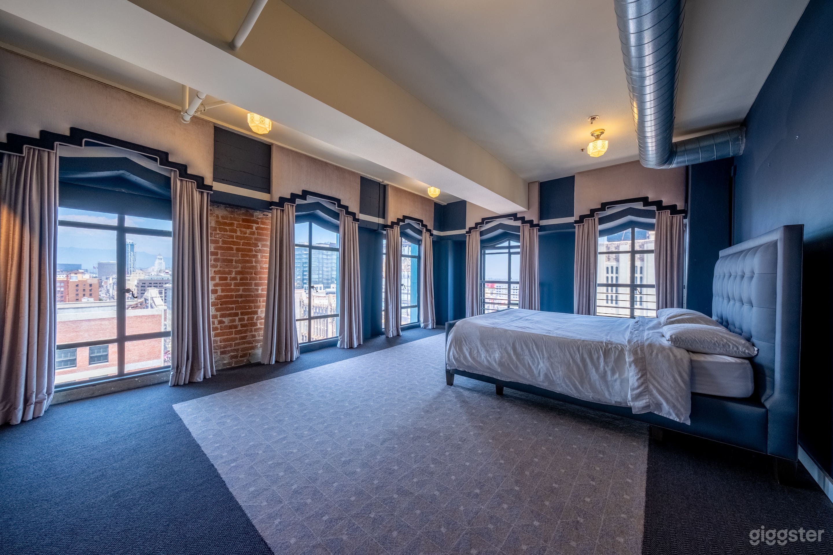 ART DECO DTLA PENTHOUSE : DEPPS FORMER HOME Photo 3