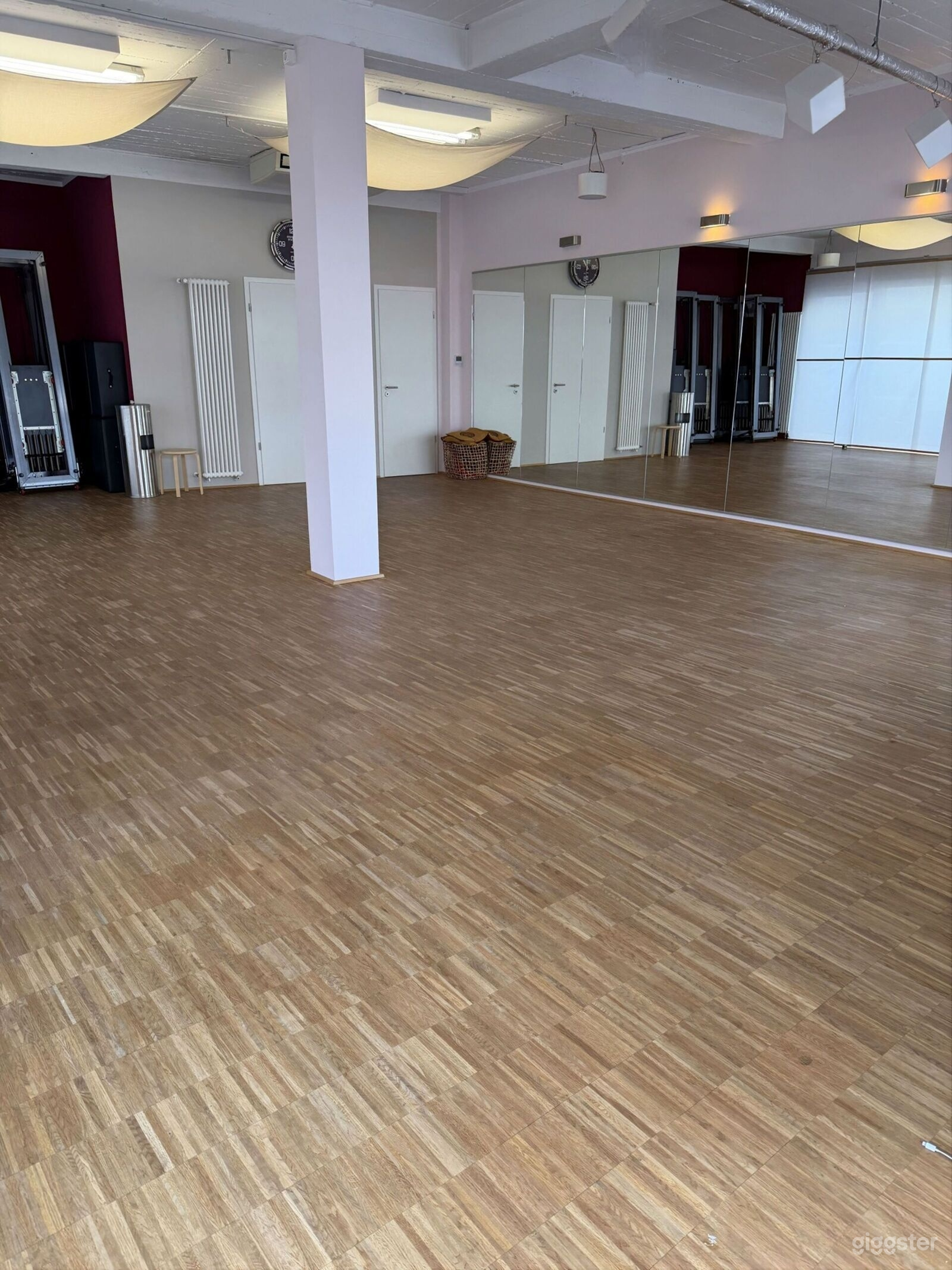 Modernes Pilates Studio für Veranstaltungen Foto 3