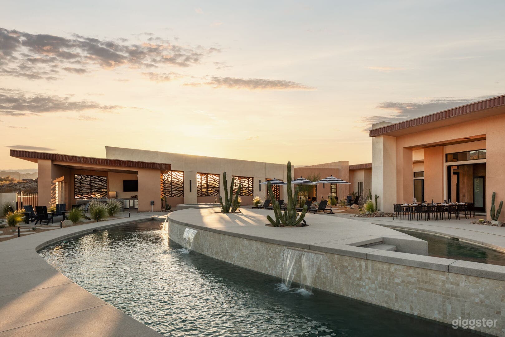 Peak at Panorama Villas Photo 4