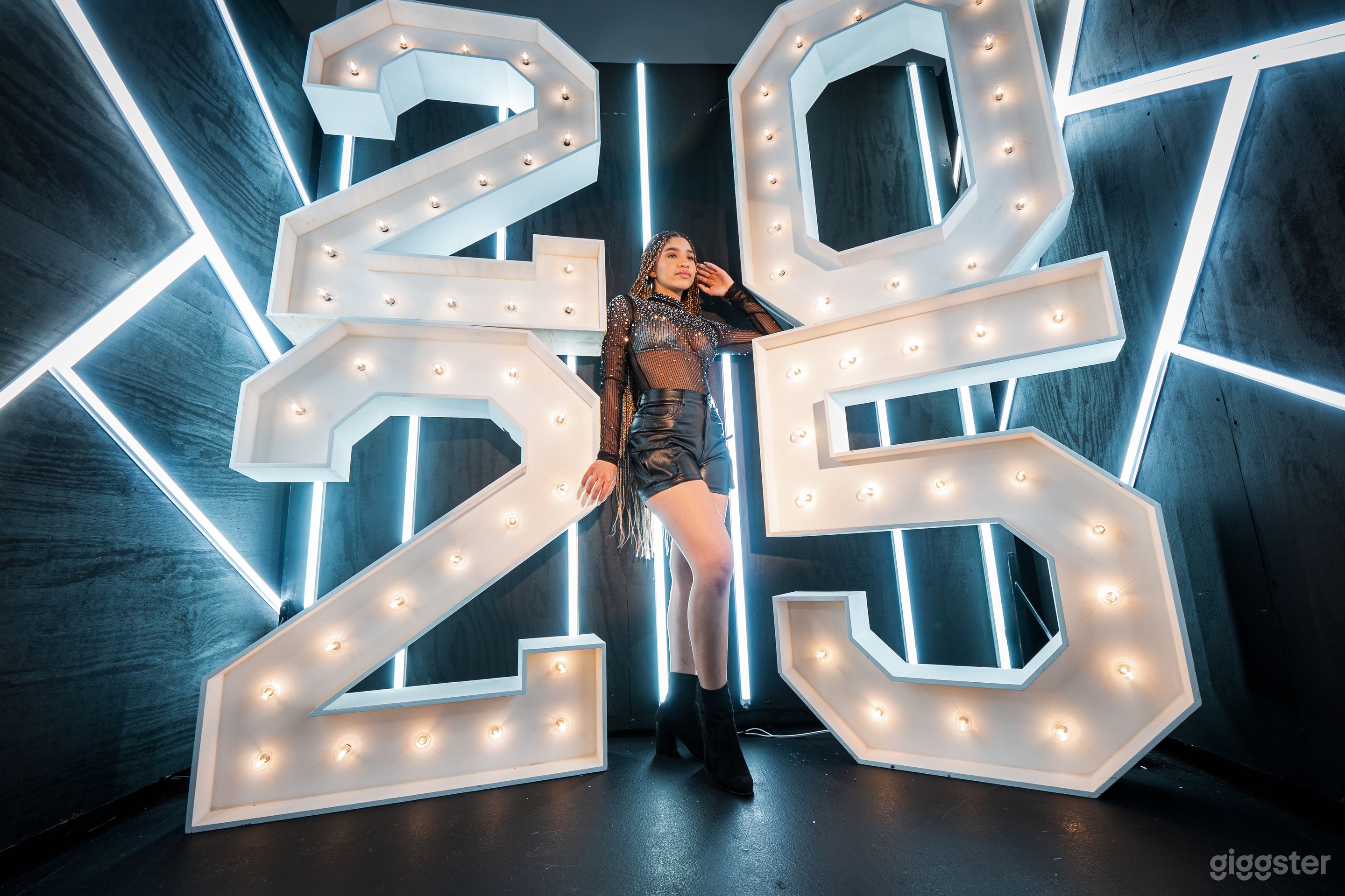 Production studio more than 20 custom sets Photo 4