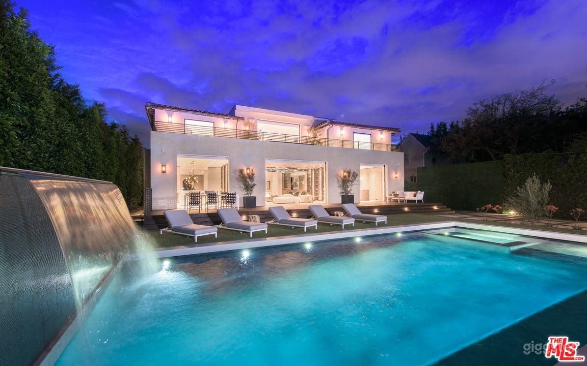 New Modern Spanish Photo 3