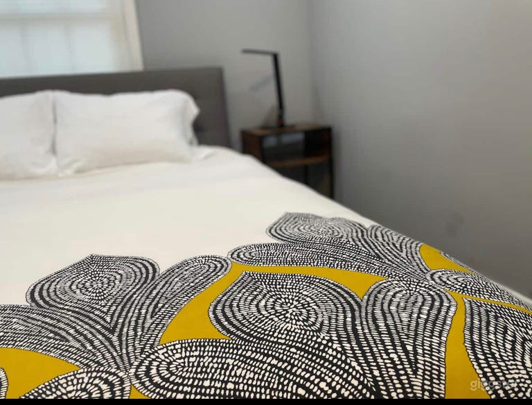  Centrally located with Mid-Century Modern Touches 