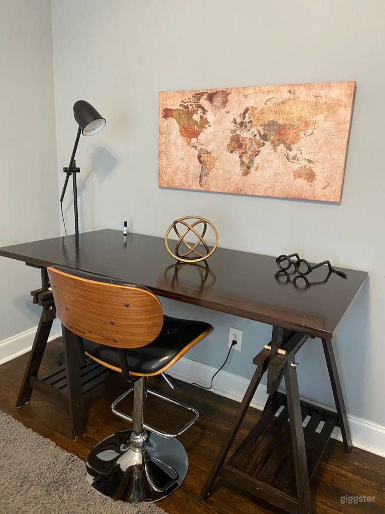  Centrally located with Mid-Century Modern Touches 