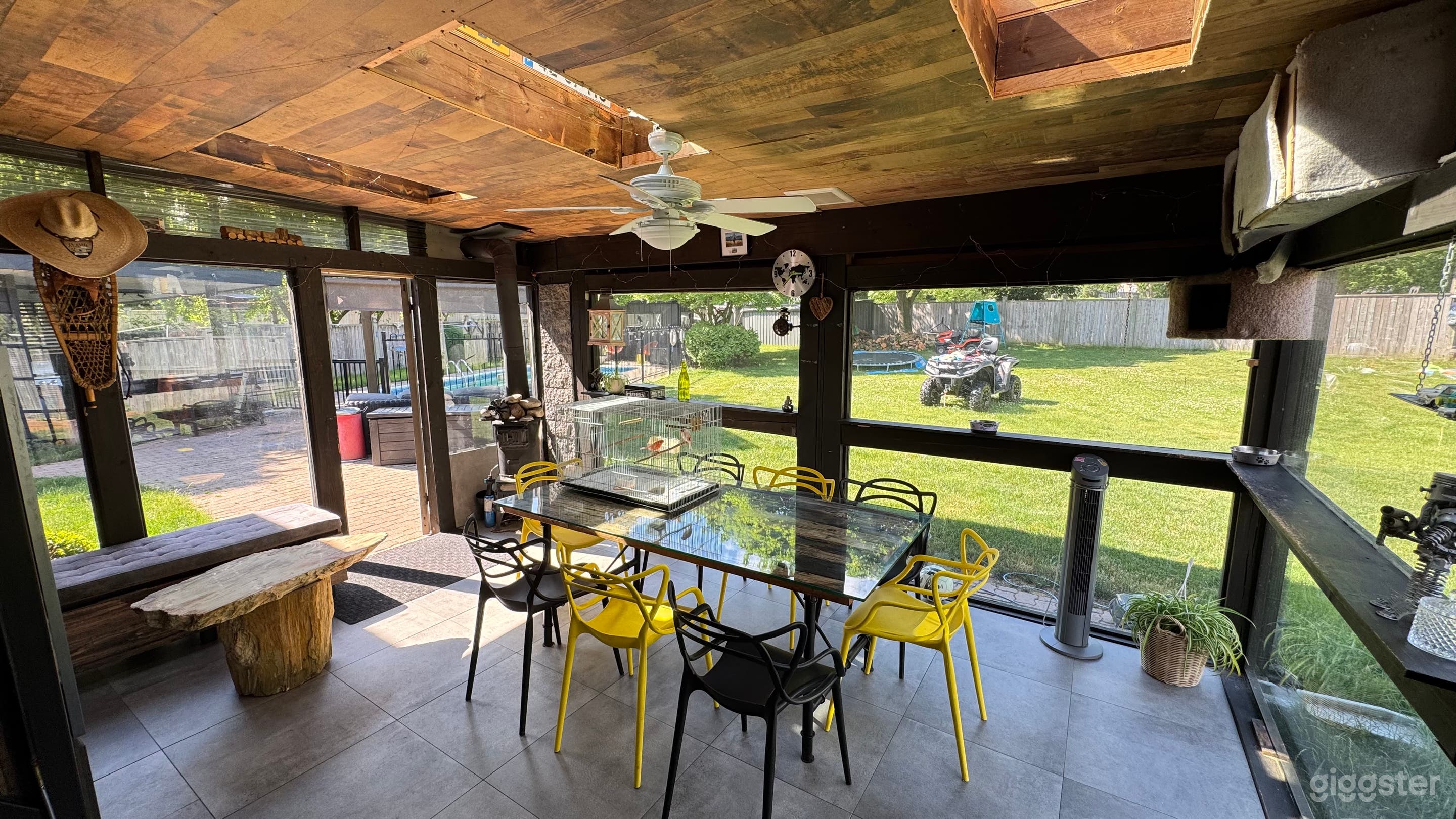 Spacious Modern White Home – Full Redesign Allowed Photo 3