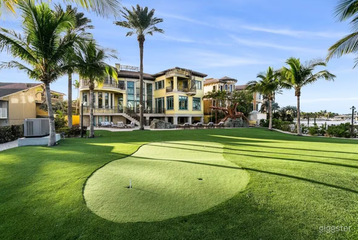 Picture of Luxurious Oceanfront Mansion! Movie Theater, Pool, | Rent this location ...
