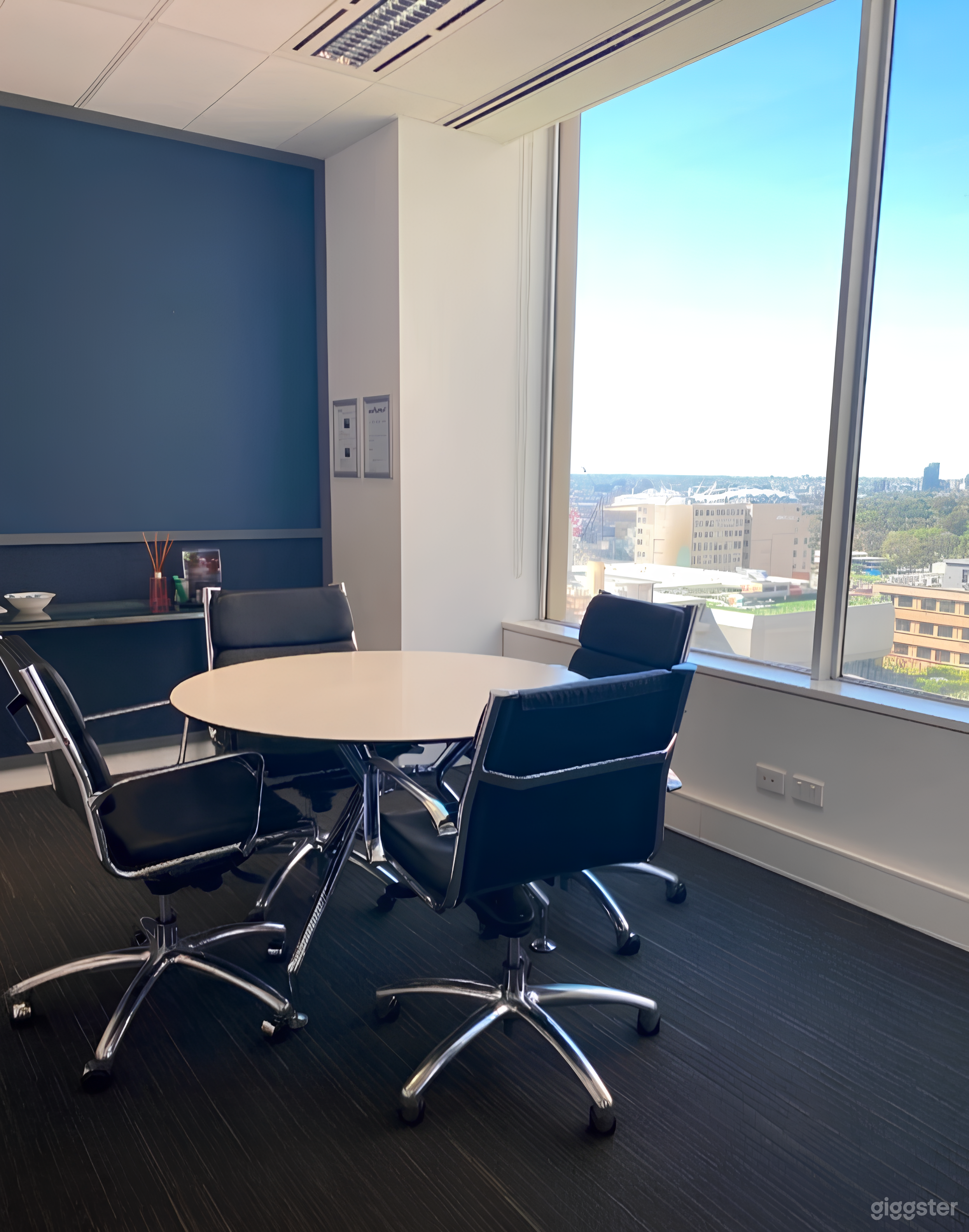 Fuji I Meeting Room for 4 Person Photo 2