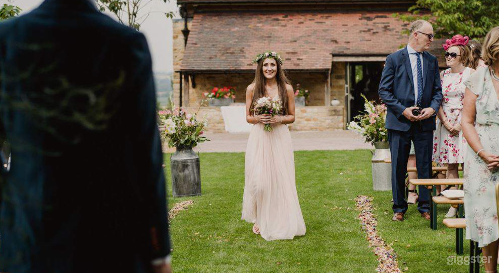 Outdoor Pavilion &amp; Garden with Countryside Beauty Photo 4