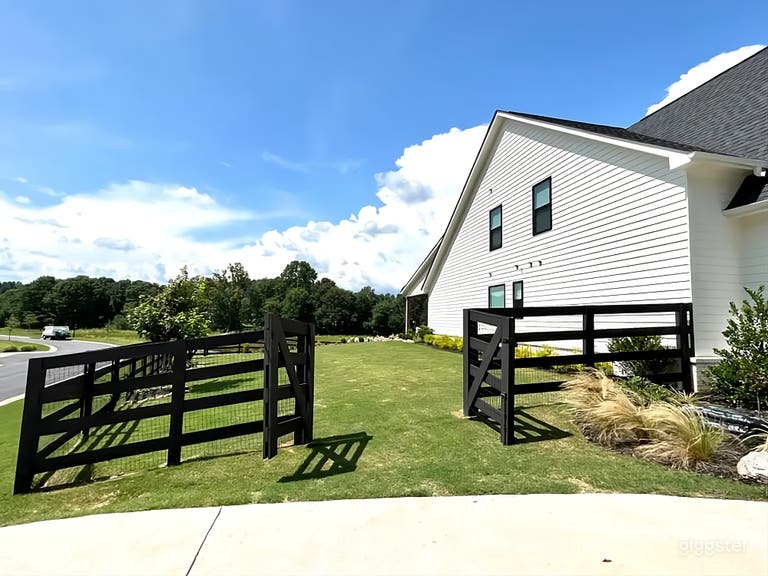  Scenic Countryside Backyard 