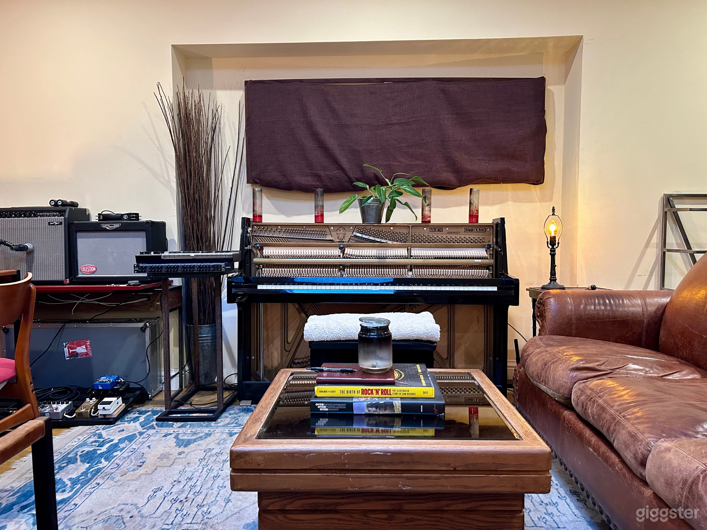 Whimsical Beachwood Canyon Recording Studio Photo 4