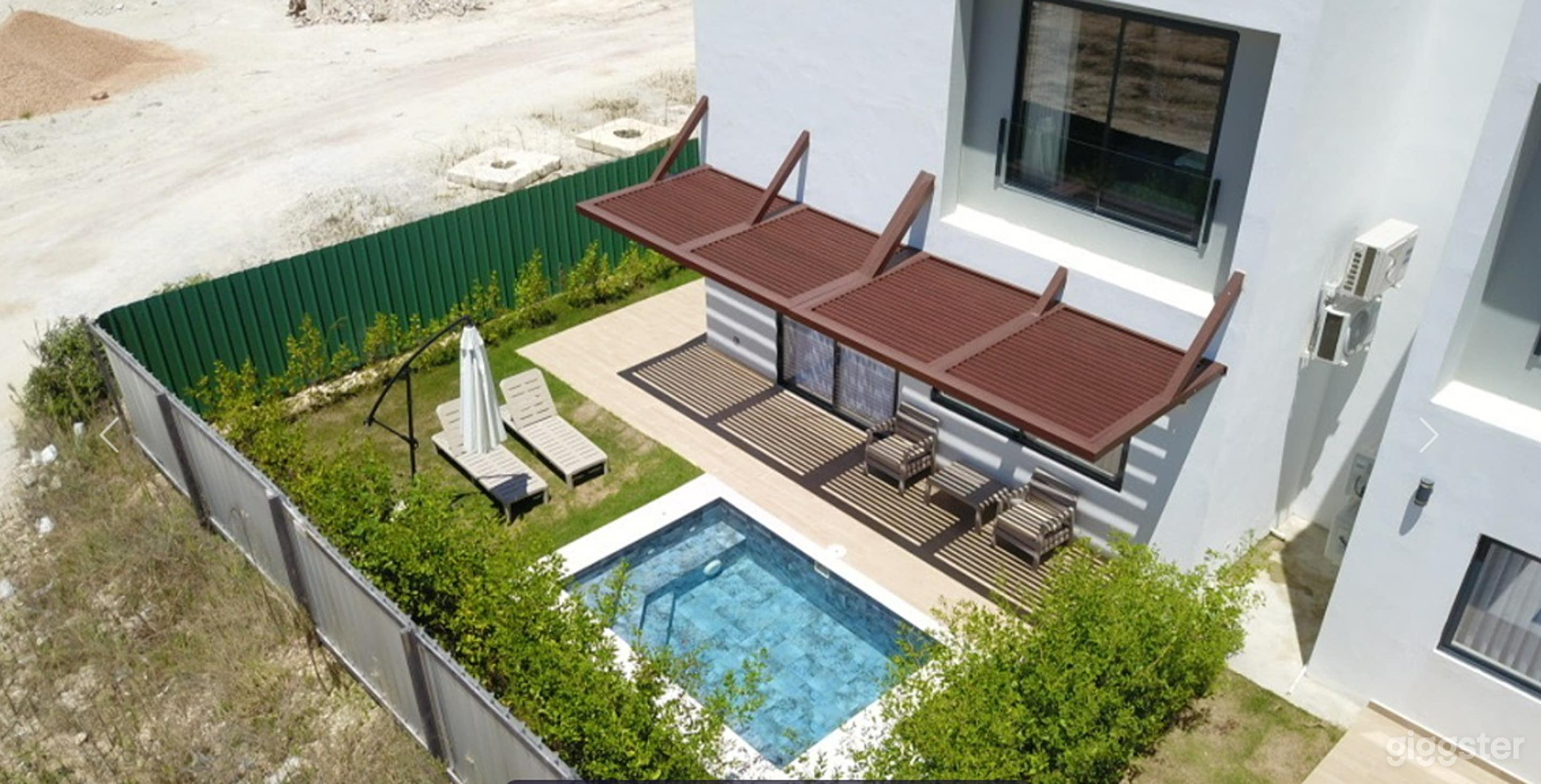 Private Pool Retreat in Gated Community Photo 2