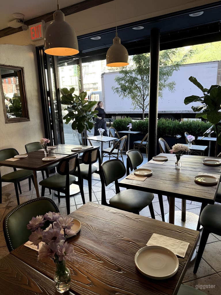  Georgian Bar & Comfortable Gathering Space 