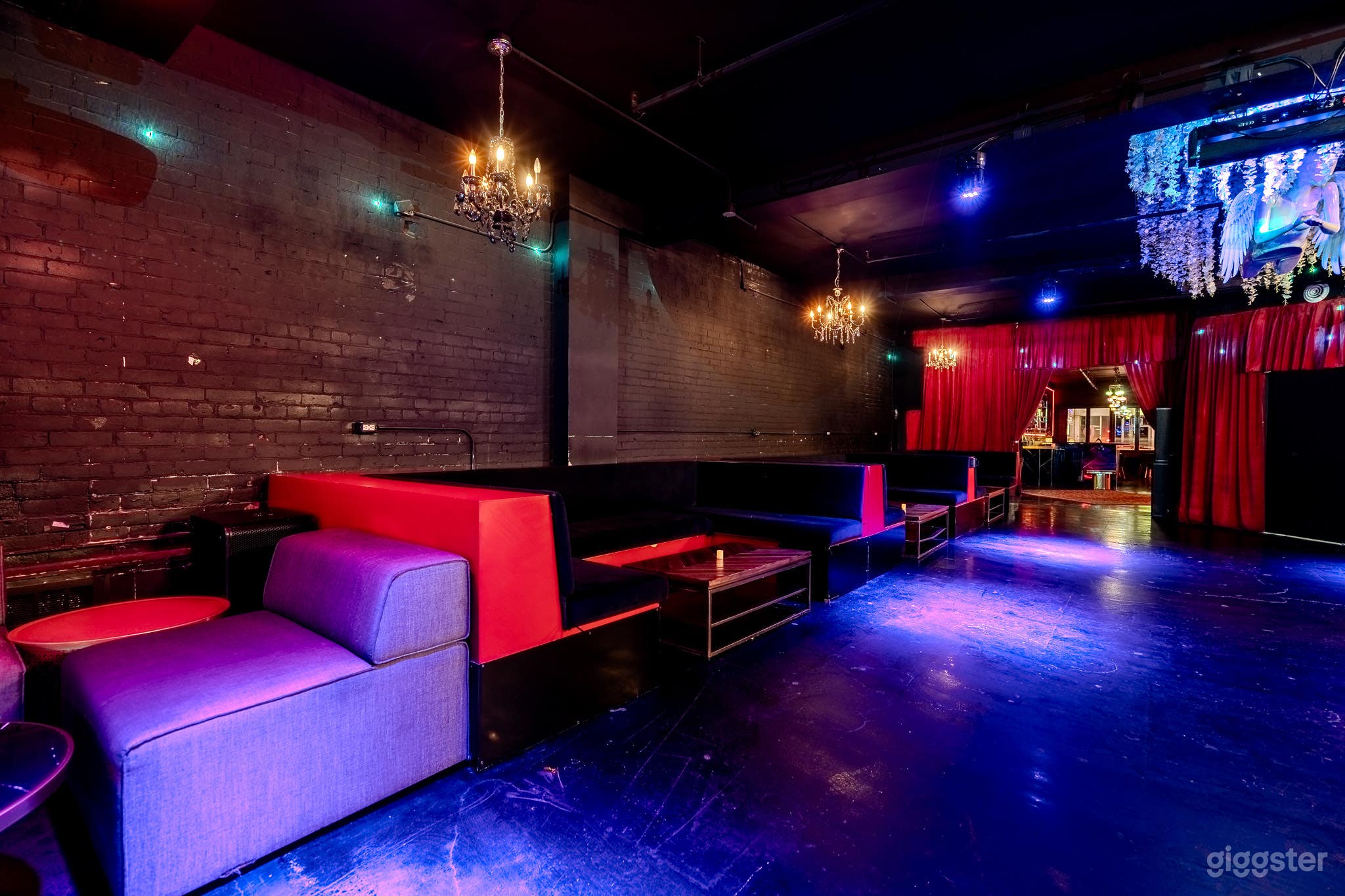 High energy nightclub Venue with Laser lighting Photo 2