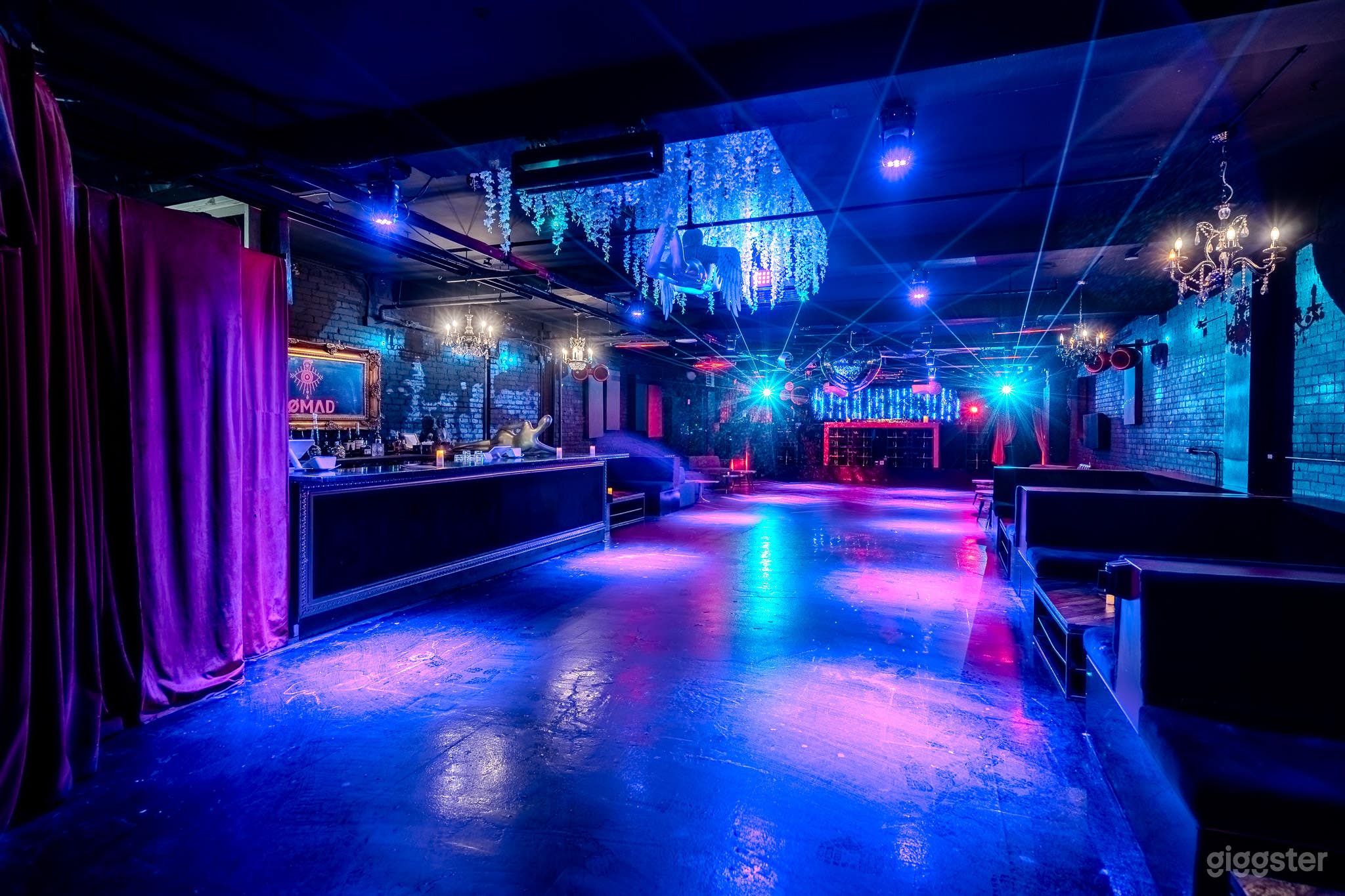 High energy nightclub Venue with Laser lighting Photo 3