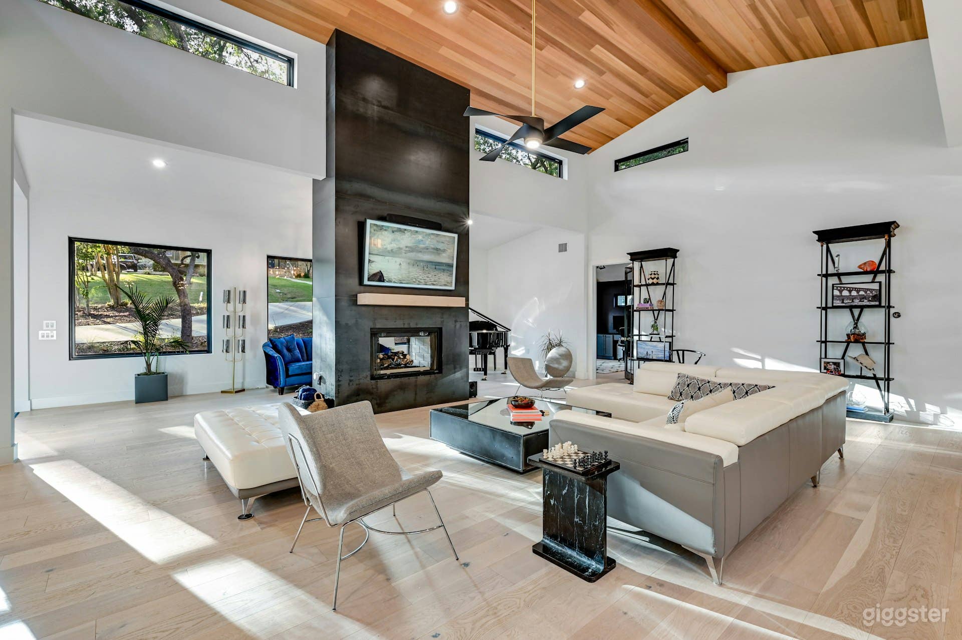 Spacious Open Concept Modern Home Photo 1