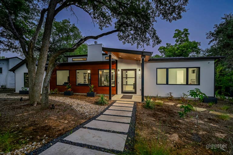  Spacious Open Concept Modern Home 