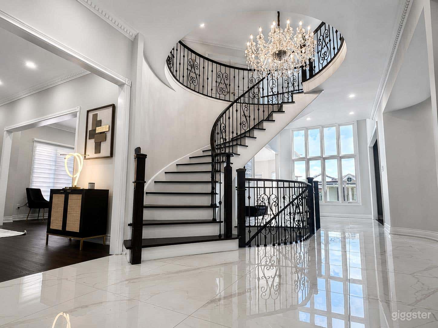 Large Luxury Modern Home in Weston Downs - East Woodbridge Photo 2