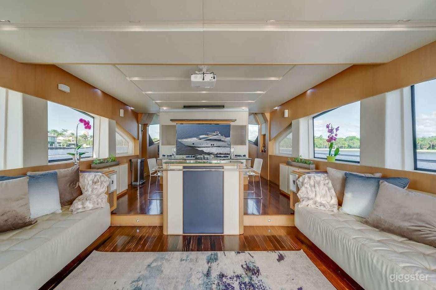 80' AICON YACHT Photo 2