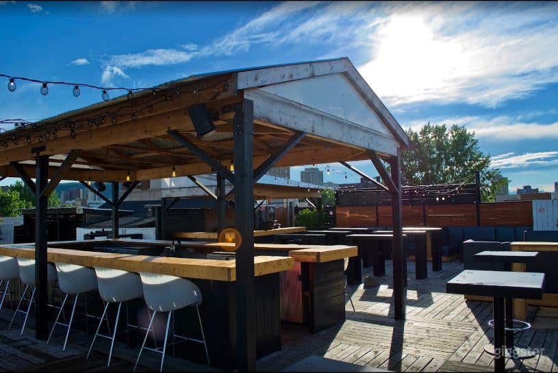Rooftop Terrace with Skyline View Photo 3