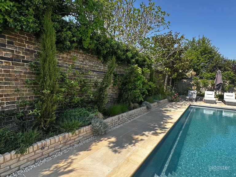  Luxury Outdoor Pool and Gym with Spa Facilities 