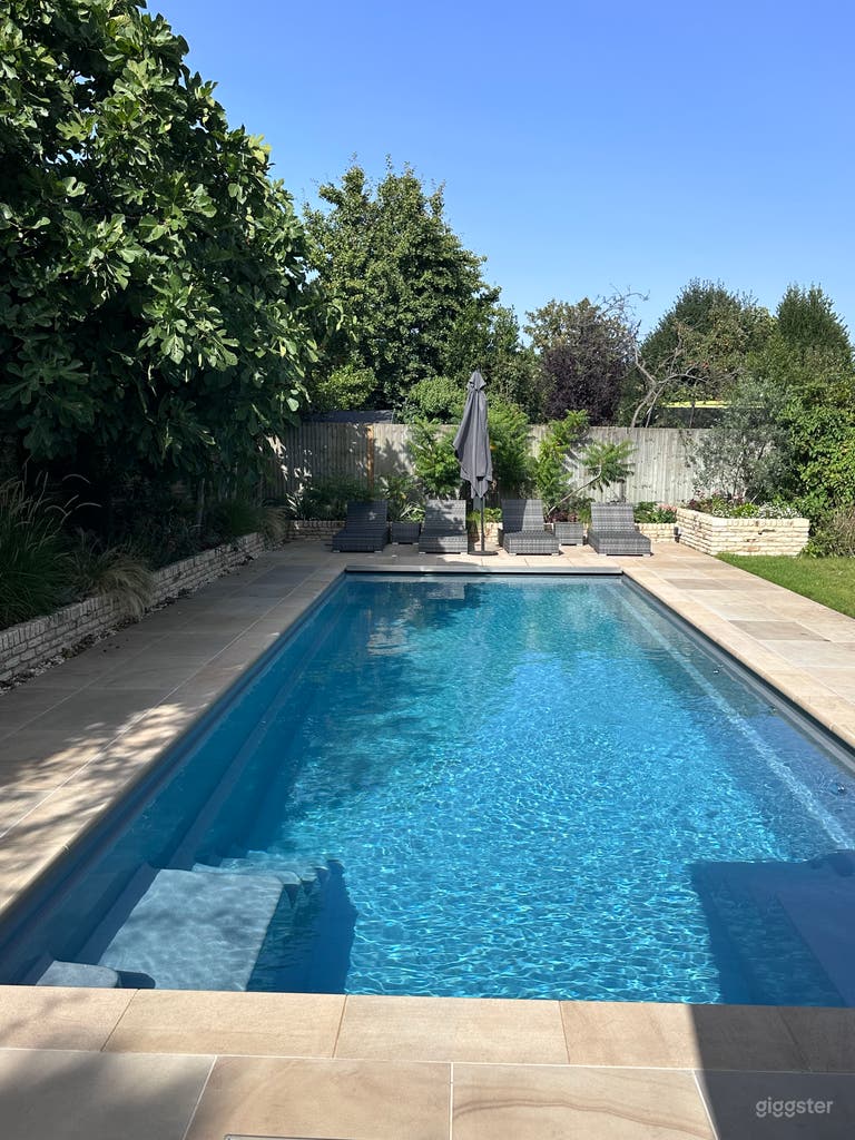  Luxury Outdoor Pool and Gym with Spa Facilities 