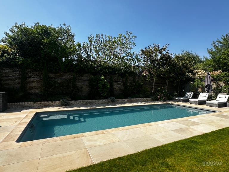  Luxury Outdoor Pool and Gym with Spa Facilities 