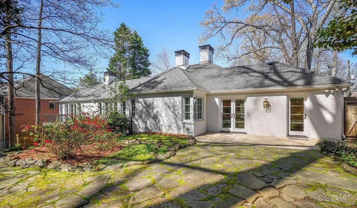 Fully furnished 3 bedroom Ansley Park home Photo 3