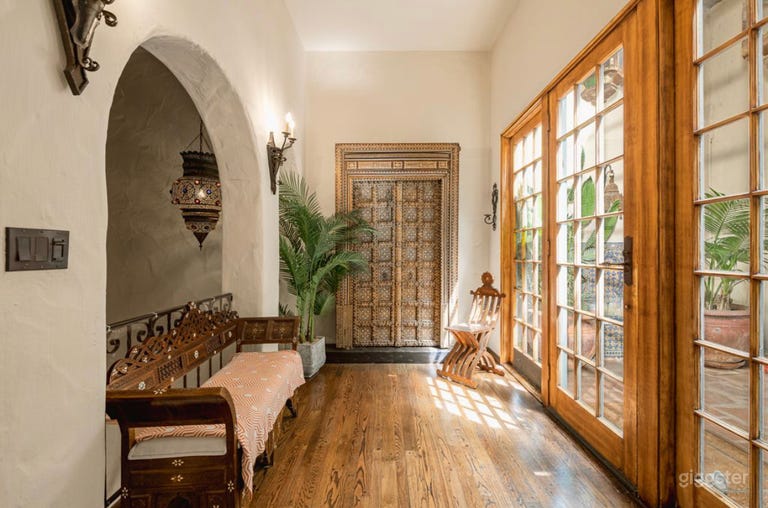  Spanish retreat with tropical garden and patio 