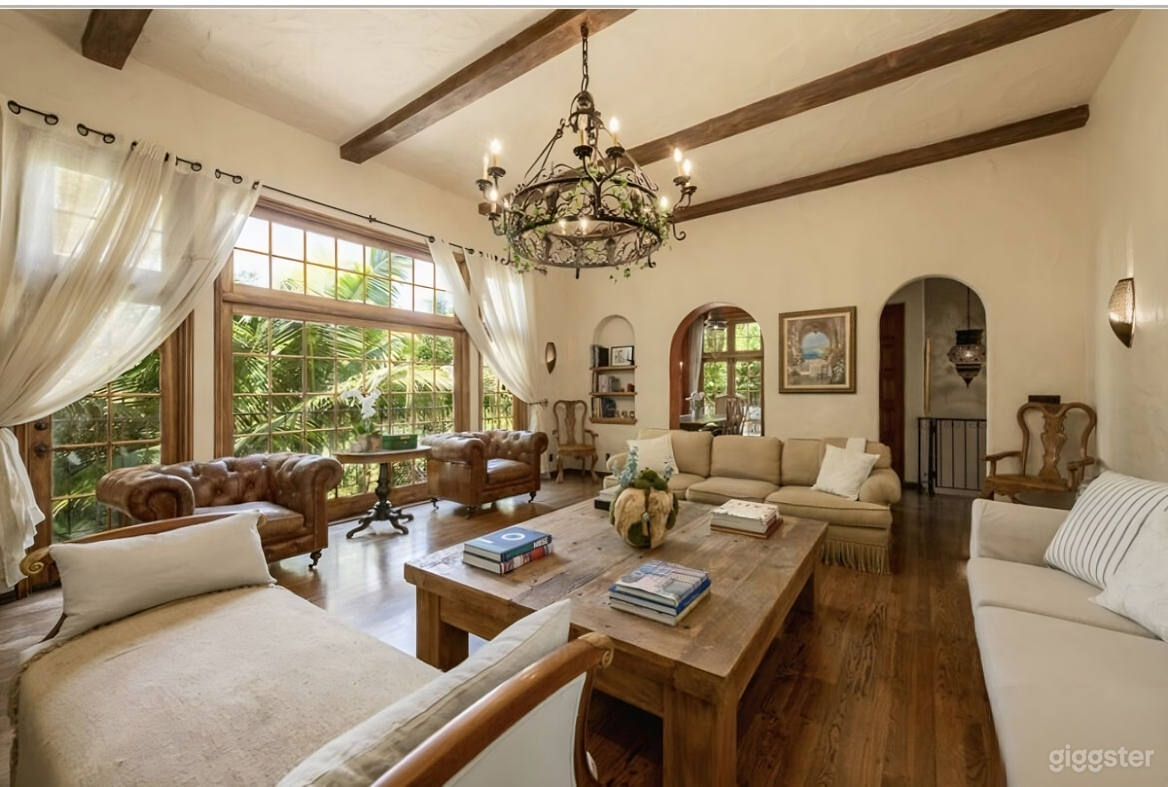 Spanish retreat with tropical garden and patio Photo 4