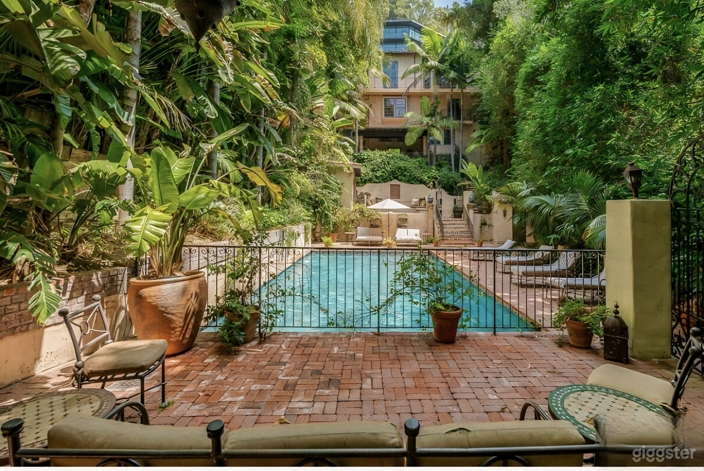 Spanish retreat with tropical garden and patio Photo 1