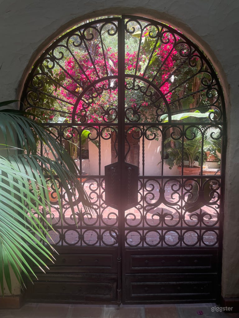  Spanish retreat with tropical garden and patio 