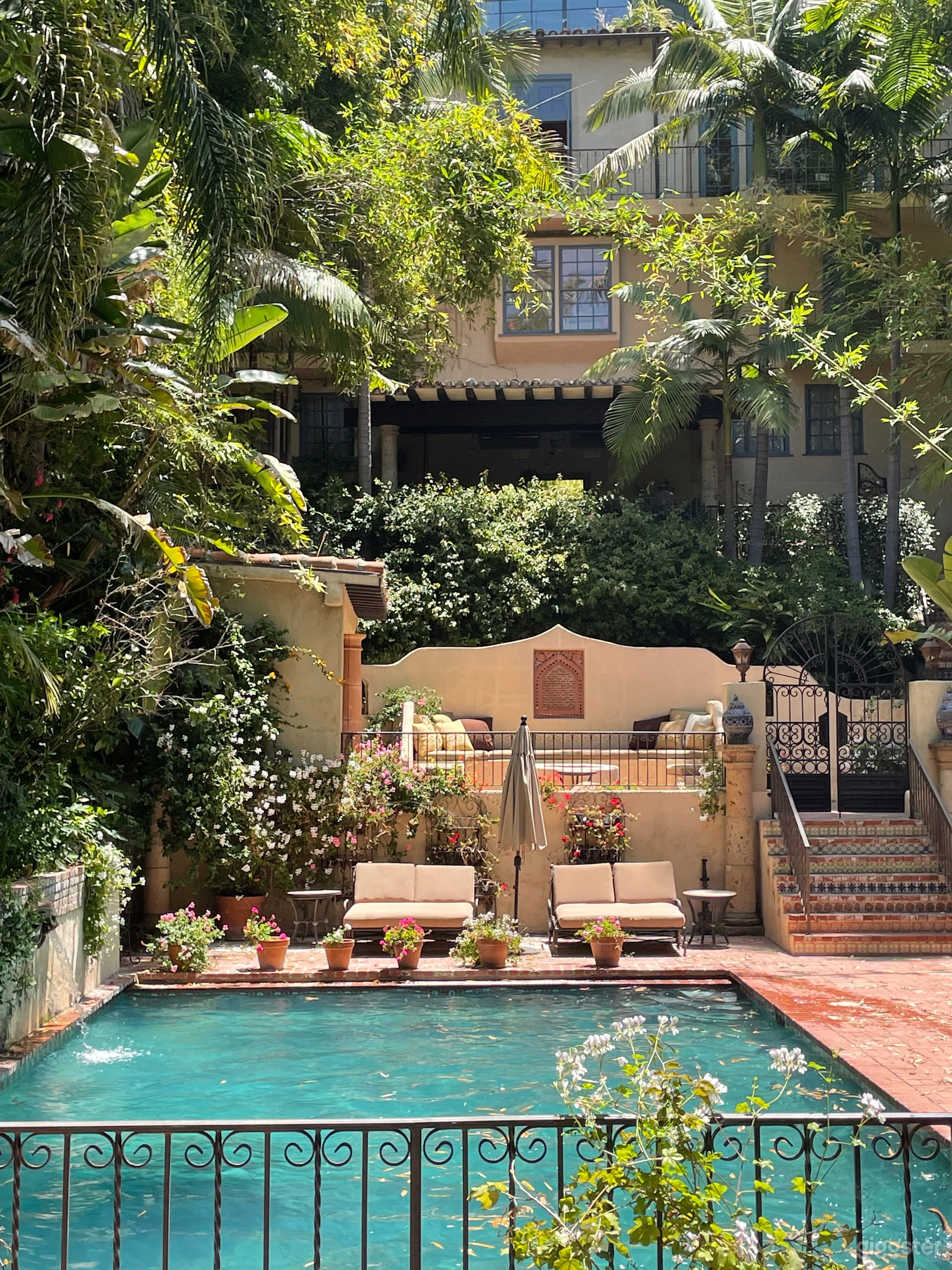 Spanish retreat with tropical garden and patio Photo 3