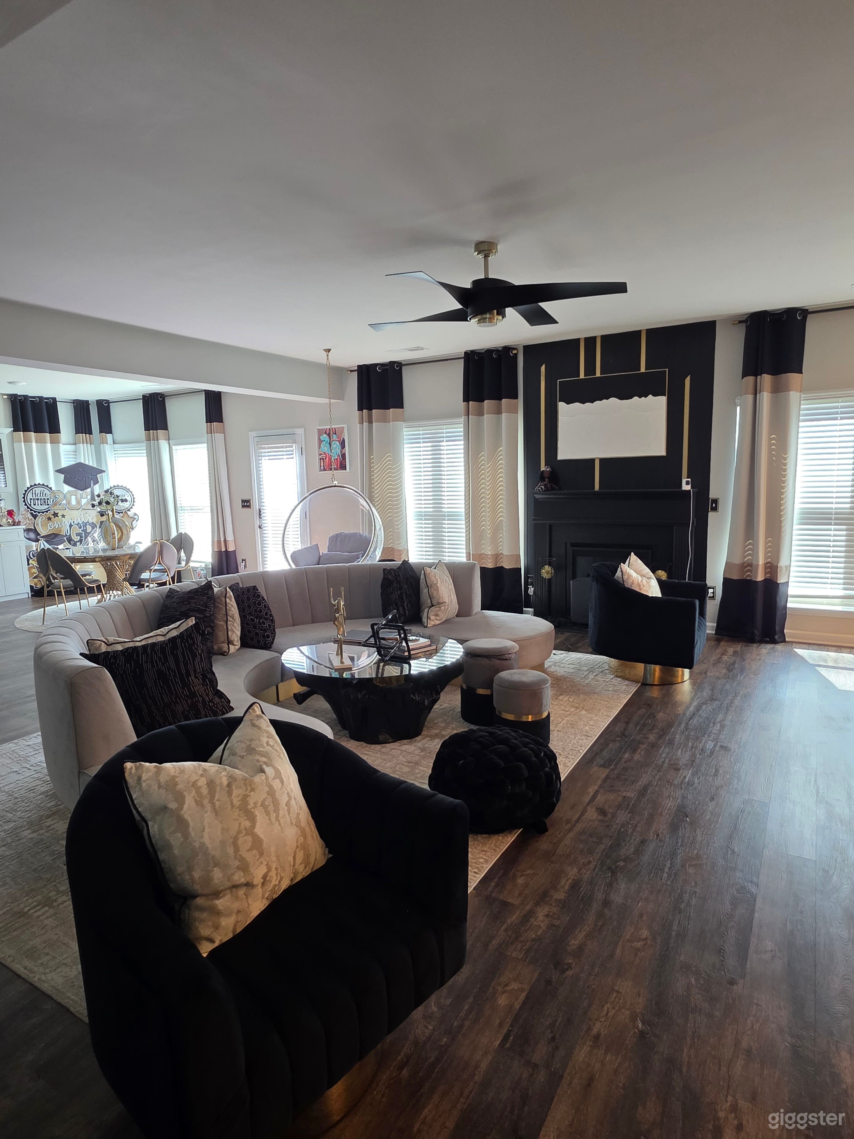 Versatile Modern Home for Content & Production Photo 1