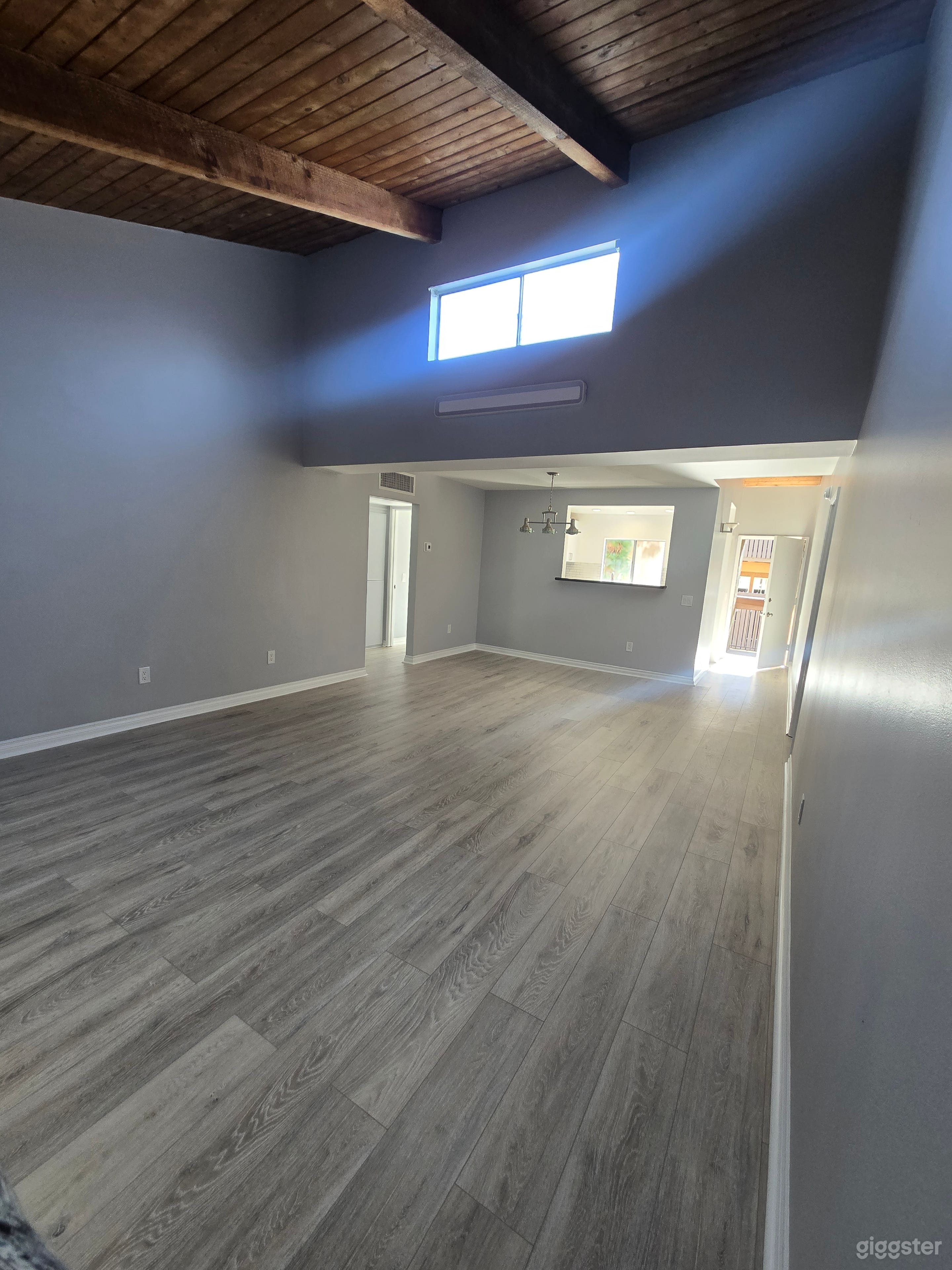 Modern Los Angeles Condo | Production-Friendly Photo 1