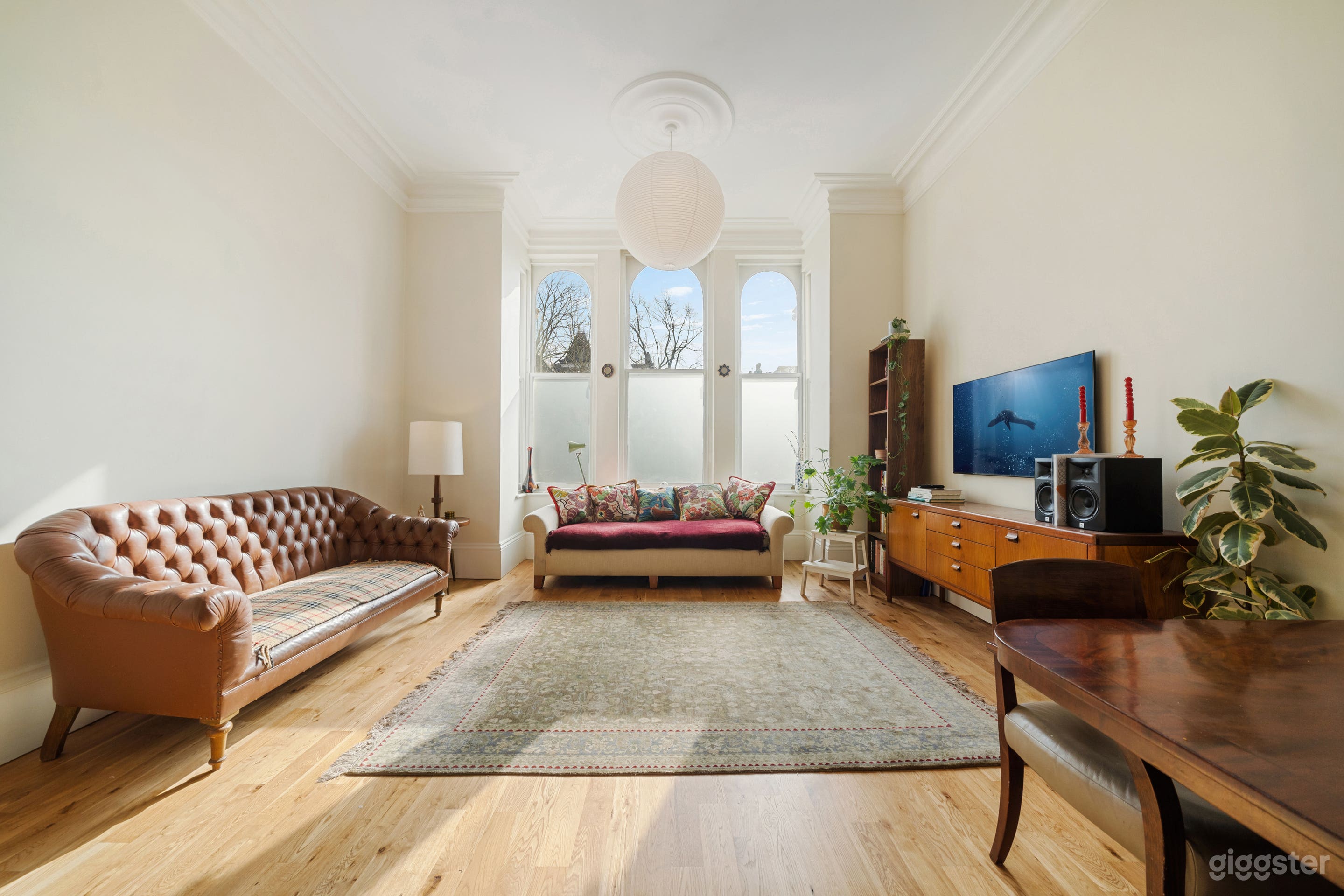 Spacious &amp; Elegant Edwardian Apartment Photo 3