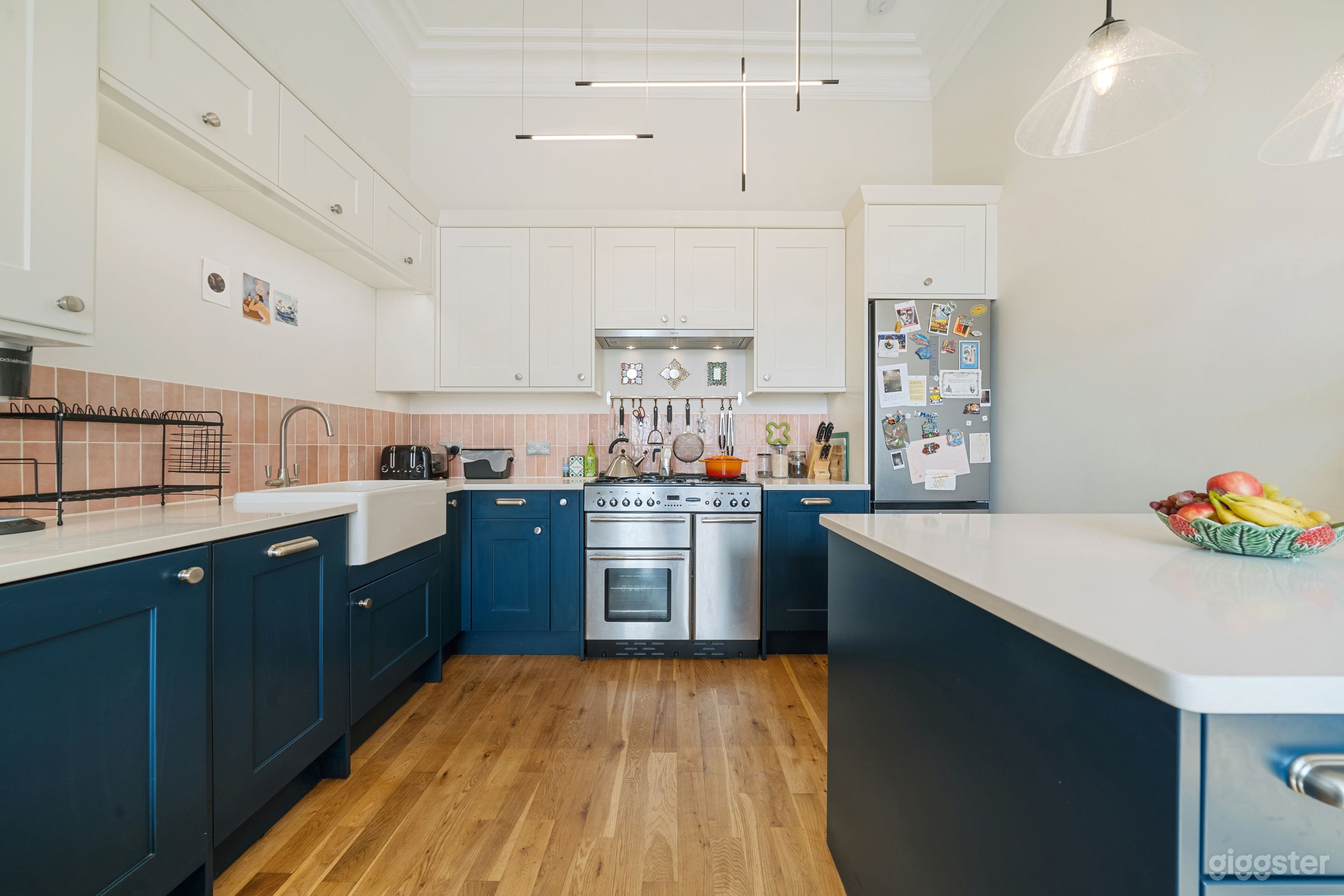Spacious &amp; Elegant Edwardian Apartment Photo 4