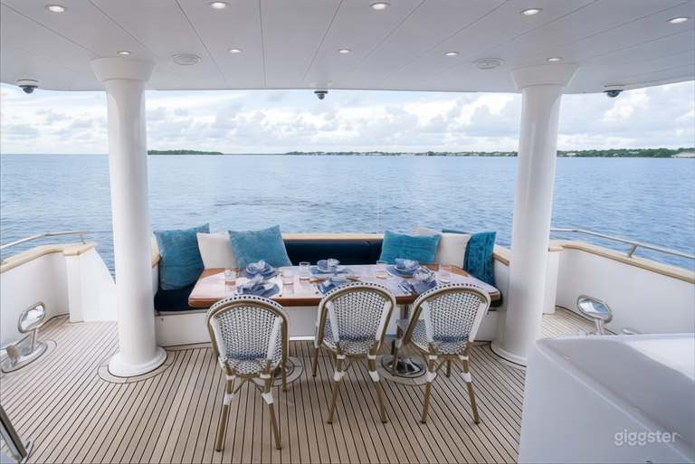  Luxury Superyacht w/ Grand Piano & Hot Tub 