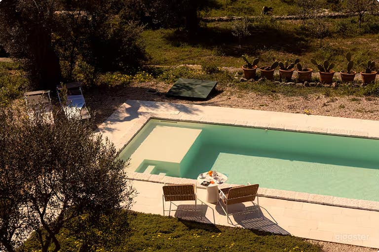  Outdoor Pool In a Pristine Villa 