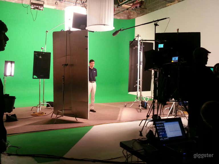  Large studio with green screen and sets 