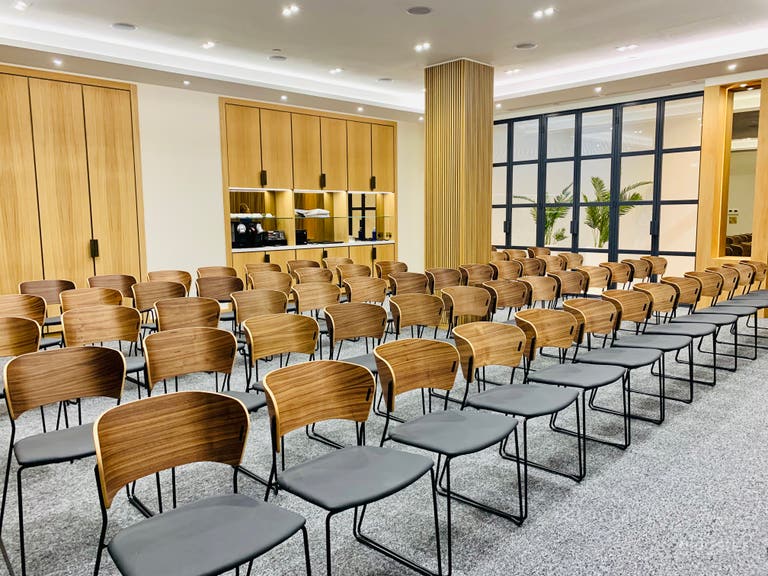  OXFORD - Theatre style 