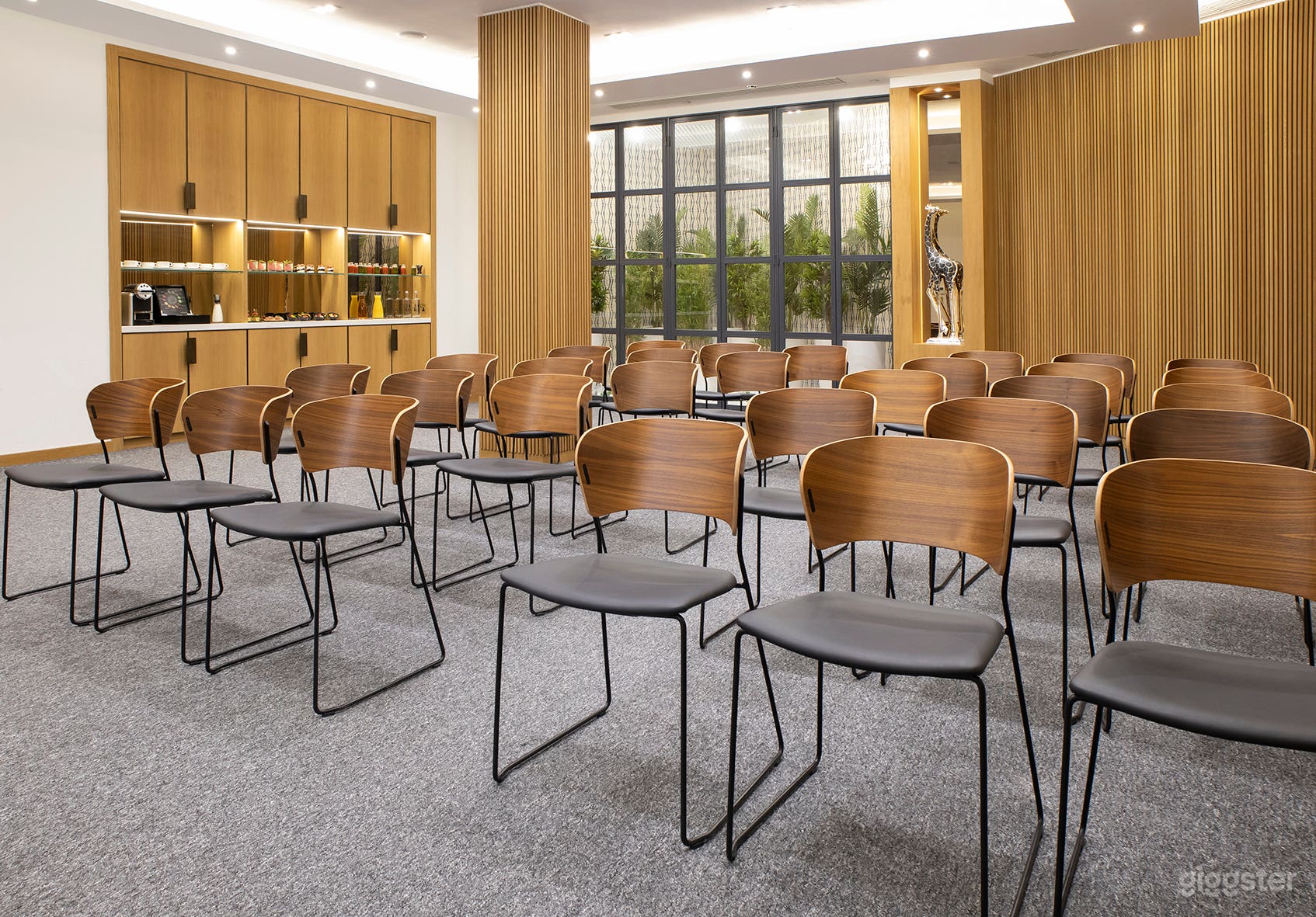 H10 London Waterloo Photo 2