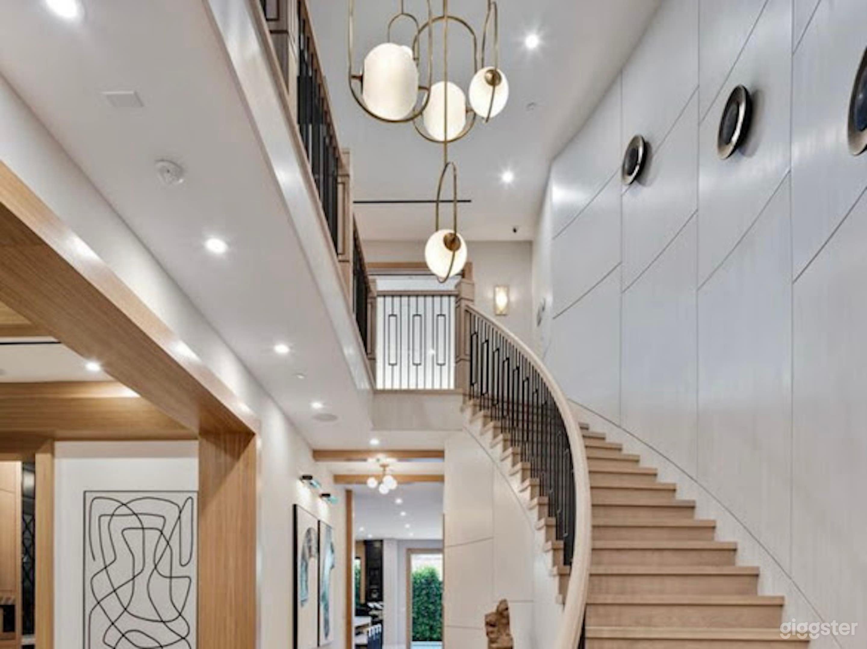 Stunning Estate for Film Productions &amp; Events Photo 3